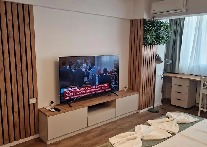 Grand - Cismigiu Park * Бухарест